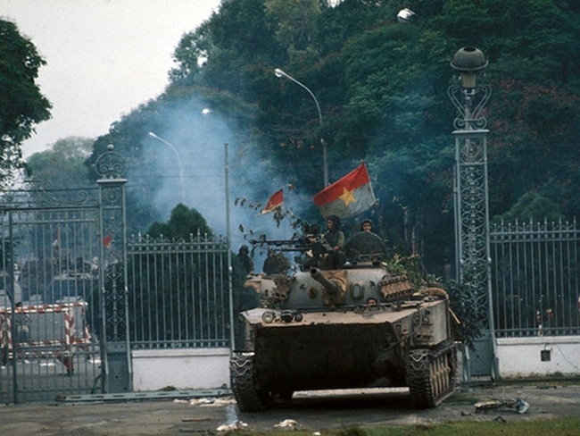 Kỷ niệm 49 năm Ngày giải phóng miền Nam, thống nhất đất nước (30-4-1975 / 30-4-2024):  Từ Chiến dịch Điện Biên Phủ đến Chiến dịch Hồ Chí Minh lịch sử
